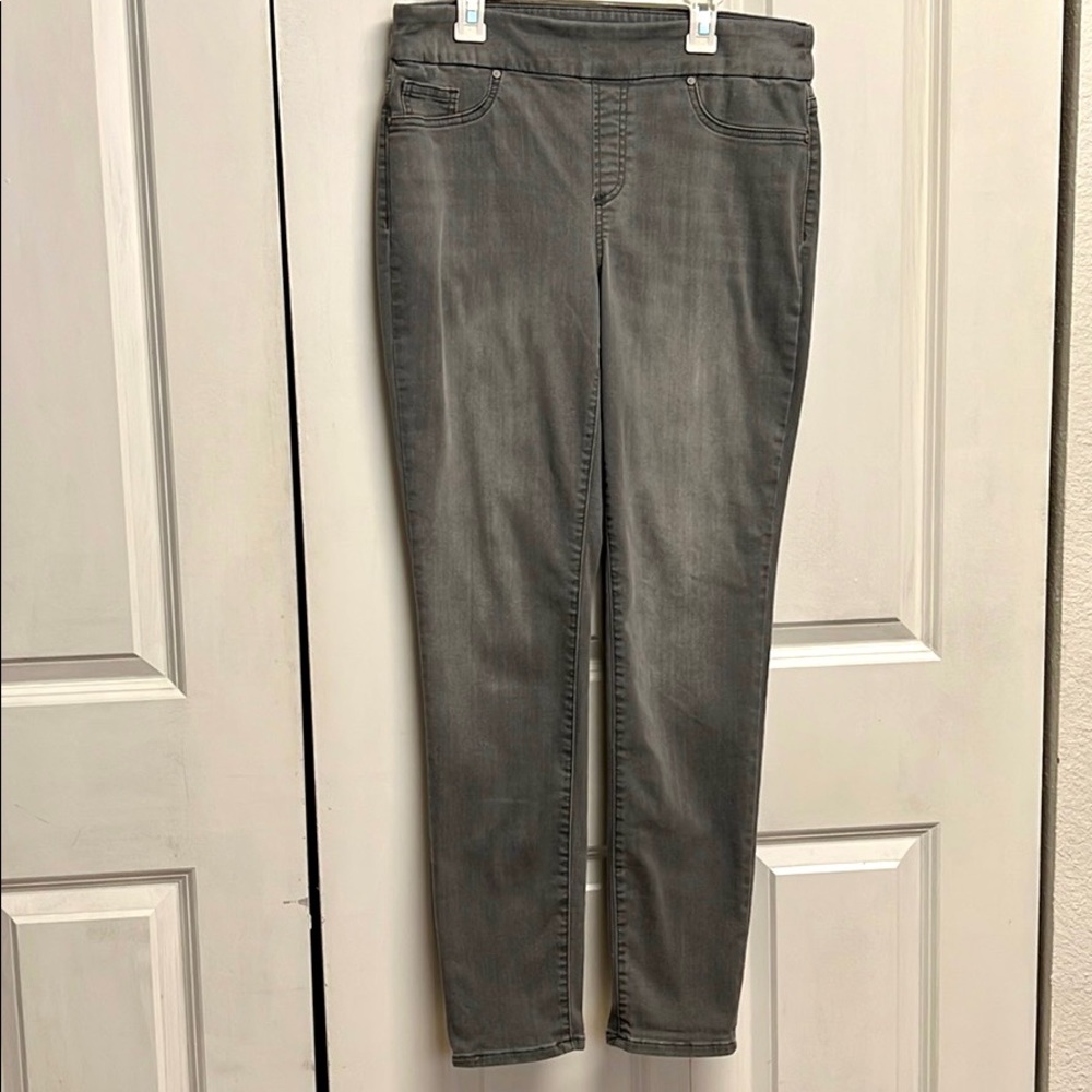 Chico’s Faded Gray Mid Rise 2 Pocket Stretch Jeggings Size 4